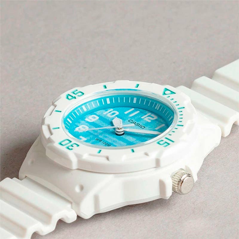 Casio LRW-200H-2C Casio LRW-200H-2C